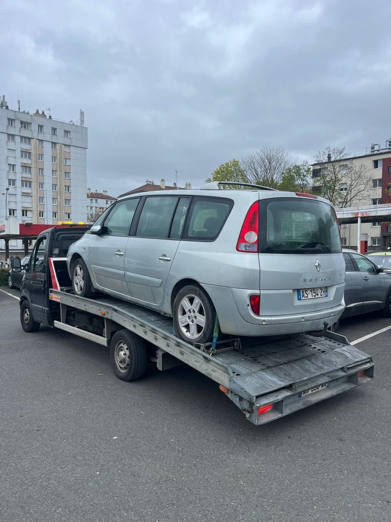 Épaviste Longjumeau agréé intervenant pour enlèvement d'épave gratuit à Longjumeau (91)